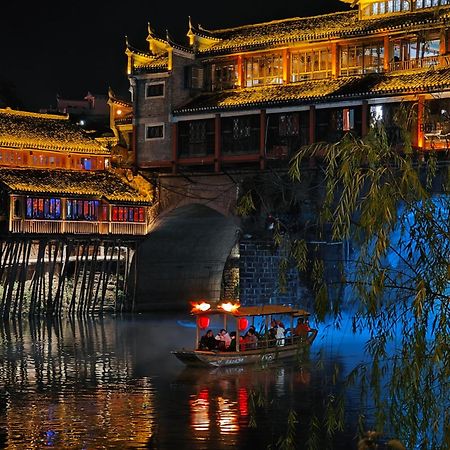 Fenghuang Memory Linjiang Inn Exterior foto