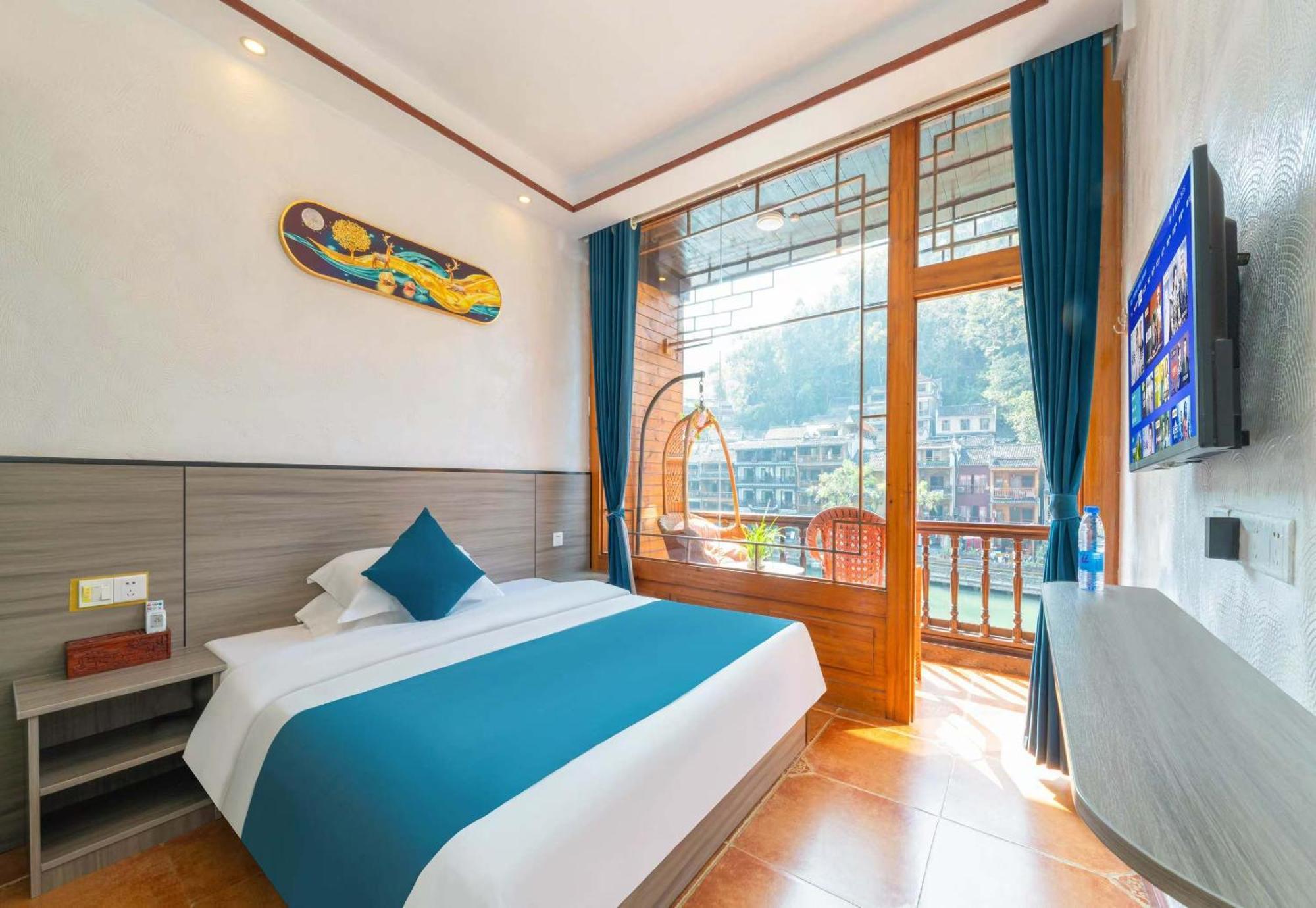 Fenghuang Memory Linjiang Inn Exterior foto